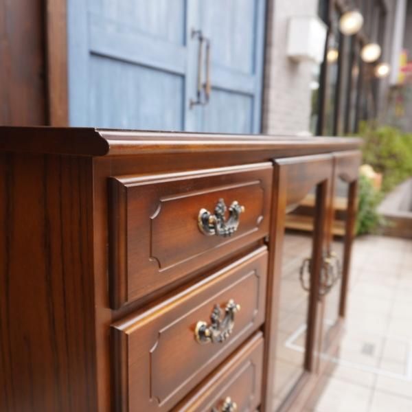 Karimoku(カリモク家具)の人気シリーズCOLONIAL(コロニアル)の Karimoku(カリモク家具)の人気シリーズCOLONIAL(コロニアル)の