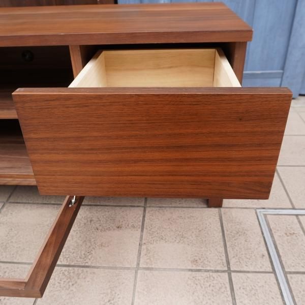 人気の無印良品(MUJI)のウォールナット材 AVラックです 人気の無印良品(MUJI)のウォールナット材 AVラックです