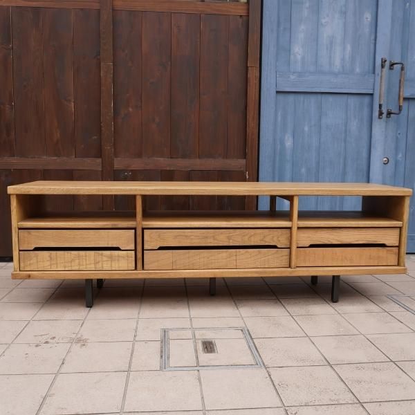 ACME FURNITURE(アクメファニチャー)のコロナド AVボードです ACME FURNITURE(アクメファニチャー)のコロナド AVボードです