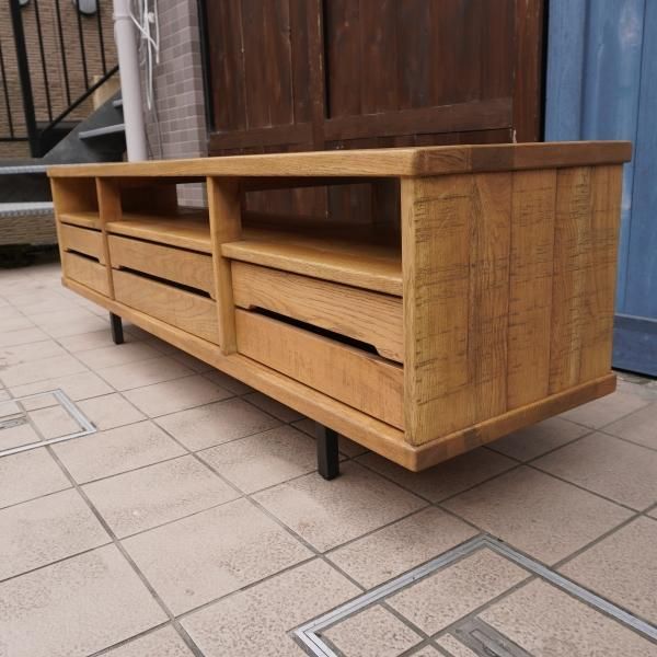 ACME FURNITURE(アクメファニチャー)のコロナド AVボードです ACME FURNITURE(アクメファニチャー)のコロナド AVボードです