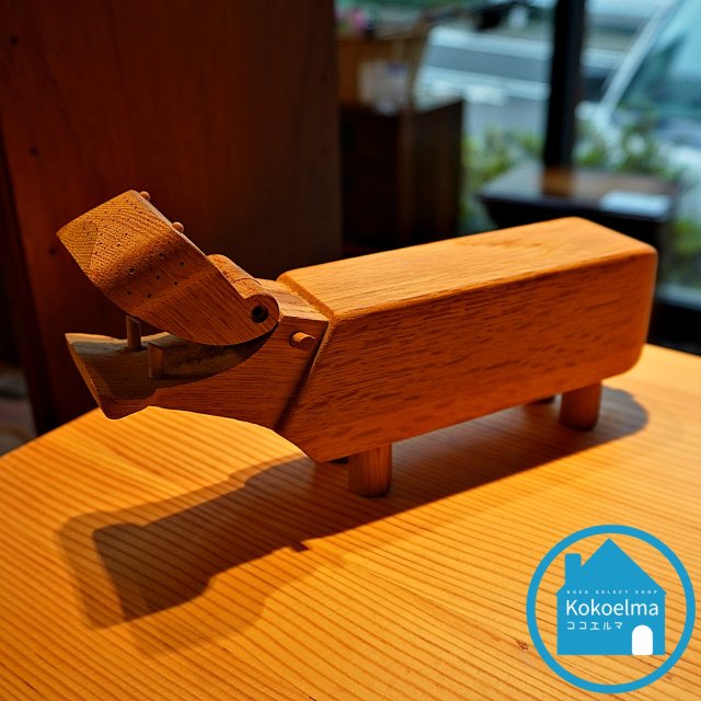 デンマークのデザイナーKAY BOJESEN(カイ・ボイスン)の世界中で愛されている木製オブジェシリーズ｢Hippo(カバ)｣。大きく口を開閉できるペンシルホルダーを洗練されたインテリアのオブジェに♪