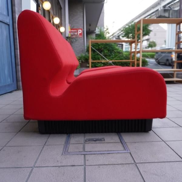 Herman Miller(ハーマンミラー)のモジュラーシーティングソファ Herman Miller(ハーマンミラー)のモジュラーシーティングソファ