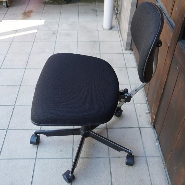 Jorgen Rasmussen(ヨルゲン・ラスムッセン)デザイン KEVI Chair Jorgen Rasmussen(ヨルゲン・ラスムッセン)デザイン KEVI Chair