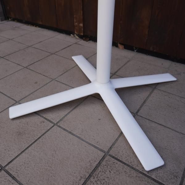 Cassina ixc.(カッシーナ イクスシー)のFLOW(フロー) テーブル Cassina ixc.(カッシーナ イクスシー)のFLOW(フロー) テーブル