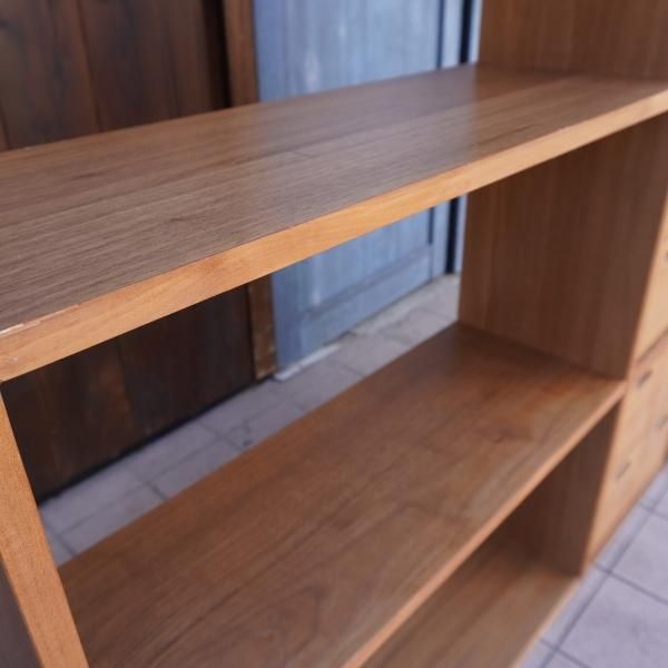 人気の無印良品(MUJI)のウォールナット材 5段・2列スタッキング 人気の無印良品(MUJI)のウォールナット材 5段・2列スタッキング