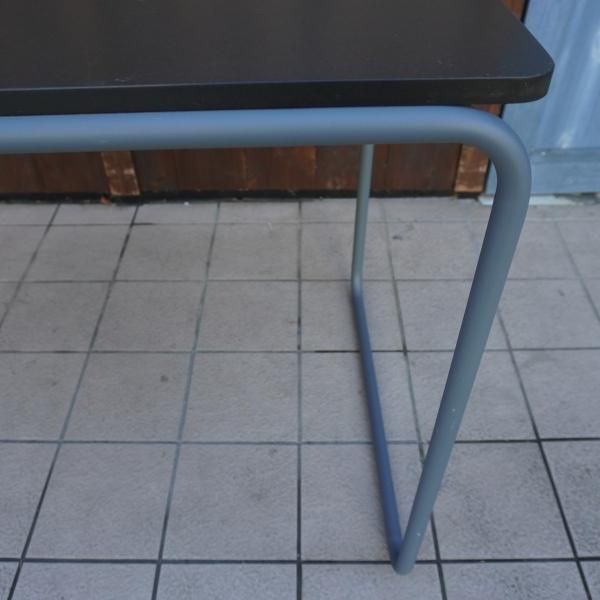 無印良品 THONET トーネットコラボ デスク 机 ダークグレー MUJI(無印良品)で取り扱われているドイツTHONET(トーネット)社の
