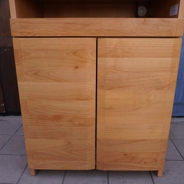HOTTA WOODY(堀田木工所)のアルダー材 PCキャビネットです