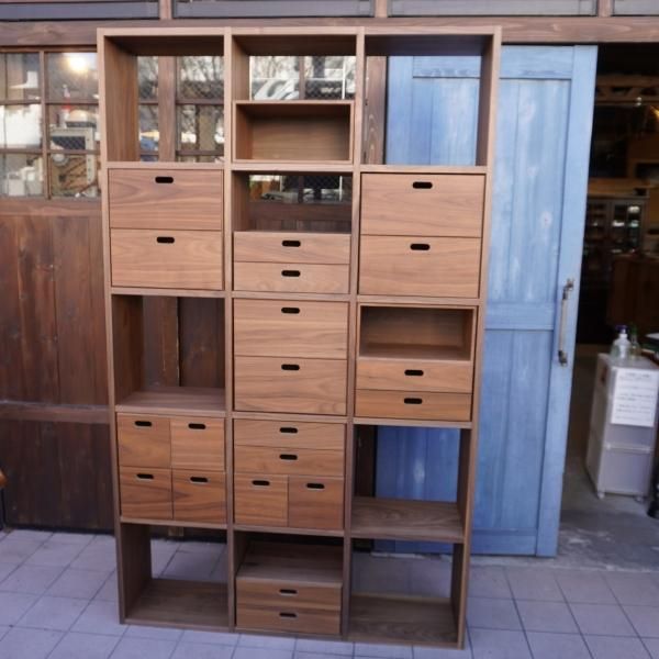 人気の無印良品(MUJI)のウォールナット材 5段・3列スタッキング 人気の無印良品(MUJI)のウォールナット材 5段・3列スタッキング