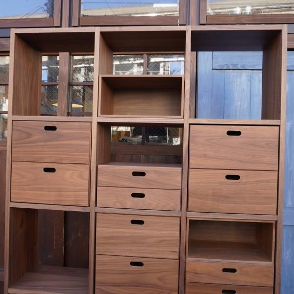 人気の無印良品(MUJI)のウォールナット材 5段・3列スタッキング 人気の無印良品(MUJI)のウォールナット材 5段・3列スタッキング