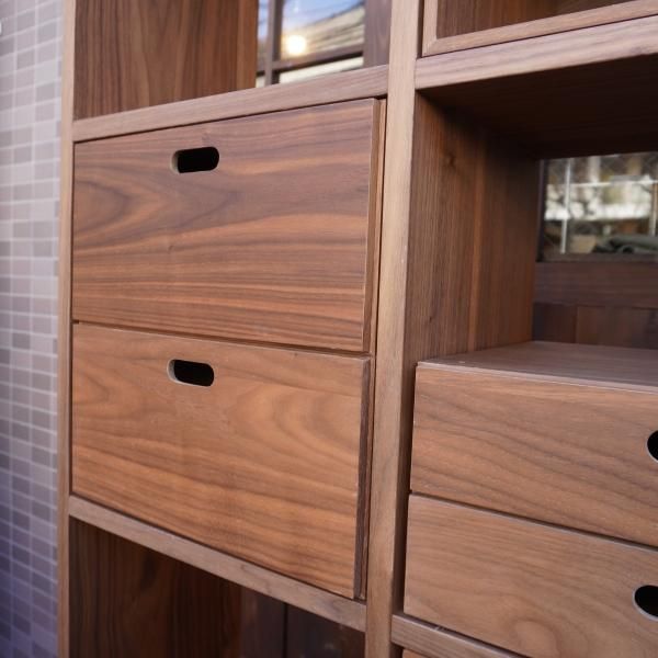 人気の無印良品(MUJI)のウォールナット材 5段・3列スタッキング 人気の無印良品(MUJI)のウォールナット材 5段・3列スタッキング