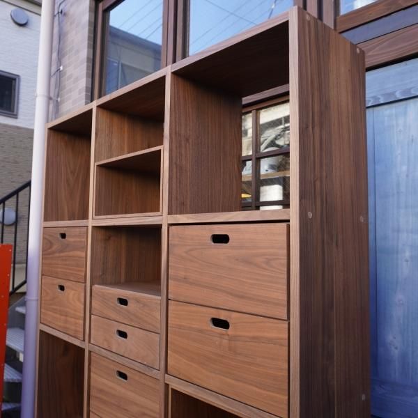 人気の無印良品(MUJI)のウォールナット材 5段・3列スタッキング 人気の無印良品(MUJI)のウォールナット材 5段・3列スタッキング