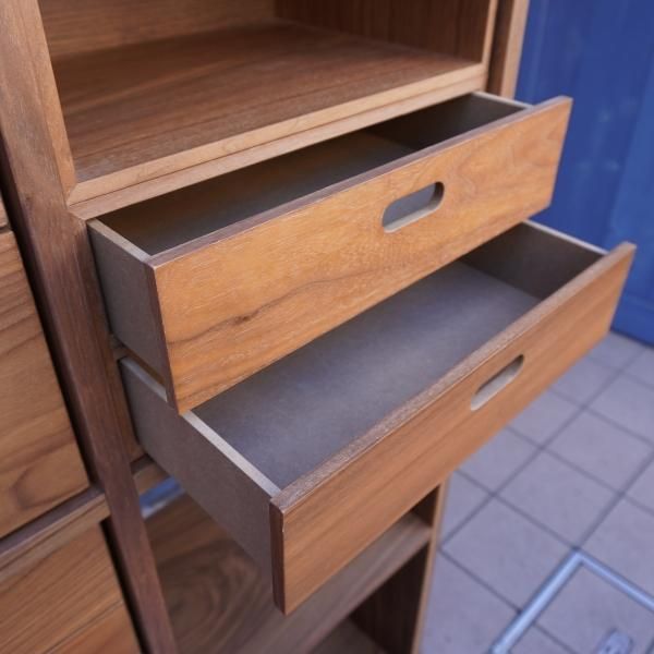人気の無印良品(MUJI)のウォールナット材 5段・3列スタッキング 人気の無印良品(MUJI)のウォールナット材 5段・3列スタッキング