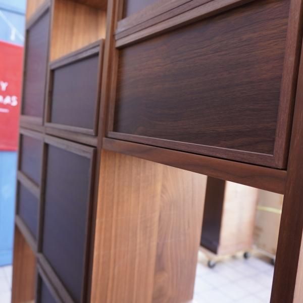 人気の無印良品(MUJI)のウォールナット材 5段・3列スタッキング 人気の無印良品(MUJI)のウォールナット材 5段・3列スタッキング