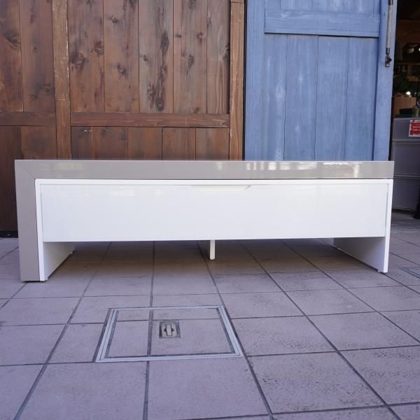 フランスの高級ブランドligne roset(リーンロゼ)社のROSETPELE フランスの高級ブランドligne roset(リーンロゼ)社のROSETPELE