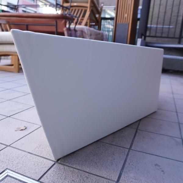 ベルギーの家具ブランド sixinch(シックスインチ)より岩をモチーフにした遊び心満載のRock elements(ロックエレメンツ) ラウンジベンチです。リビングや玄関先などのスツールとしても♪ - kokoelma -ココエルマ- 雑貨・中古家具・北欧家具・アンティーク家具の通販  