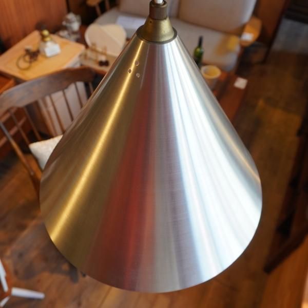 IDEE(イデー) BERG LAMP (ベルイランプ)です。スウェーデン語で IDEE(イデー) BERG LAMP (ベルイランプ)です。スウェーデン語で
