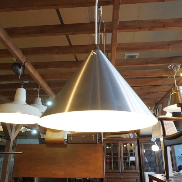 IDEE(イデー) BERG LAMP (ベルイランプ)です。スウェーデン語で IDEE(イデー) BERG LAMP (ベルイランプ)です。スウェーデン語で