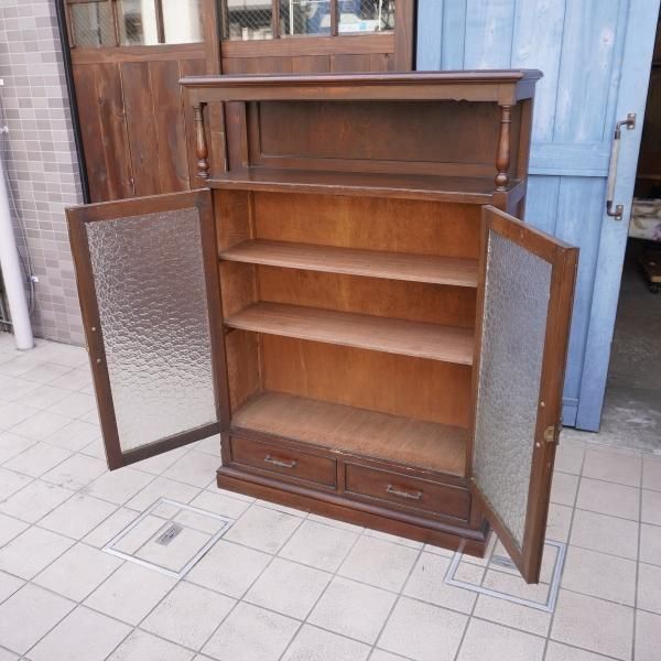 値下げ/昭和レトロな開き扉のすりガラスがどこかノスタルジック 値下げ/昭和レトロな開き扉のすりガラスがどこかノスタルジック
