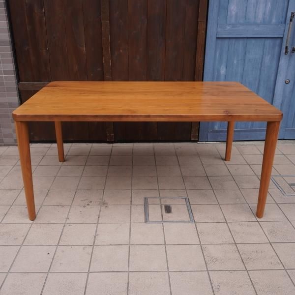 karimoku(カリモク家具)のウォールナット材を使用したDU5325ダイニング