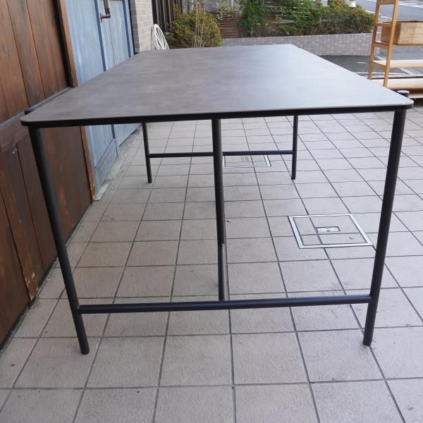 moda en casa(モーダ・エン・カーサ)のpipa tableです!薄型の moda en casa(モーダ・エン・カーサ)のpipa tableです!薄型の