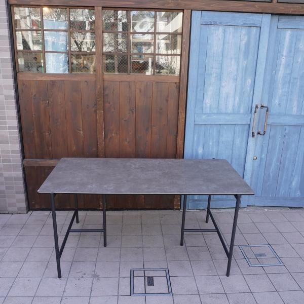 moda en casa(モーダ・エン・カーサ)のpipa tableです!薄型の moda en casa(モーダ・エン・カーサ)のpipa tableです!薄型の