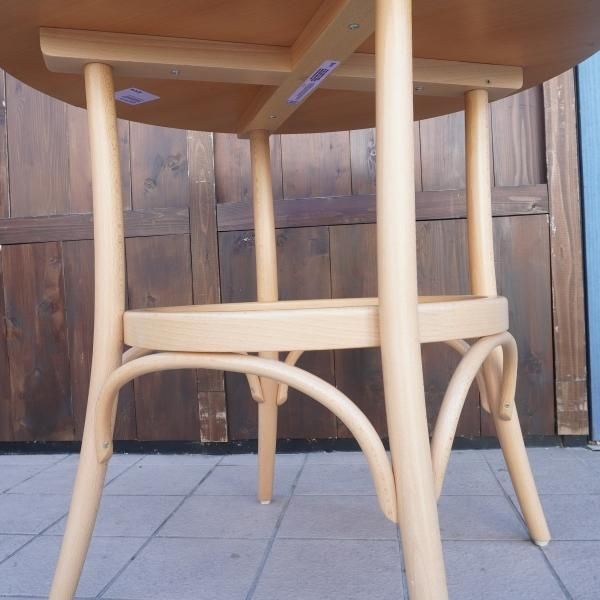 TON(トン)のベントウッド ダイニングテーブルです。スッキリとした