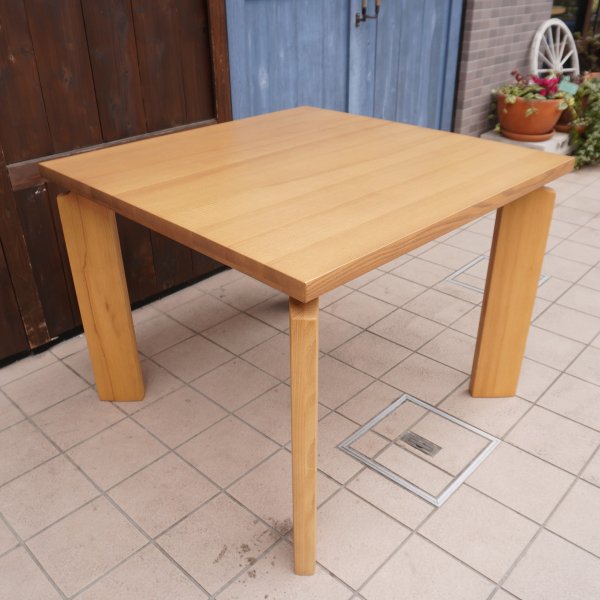 karimoku(カリモク家具)の木組 DN3310 食堂テーブル ホワイトアッシュ