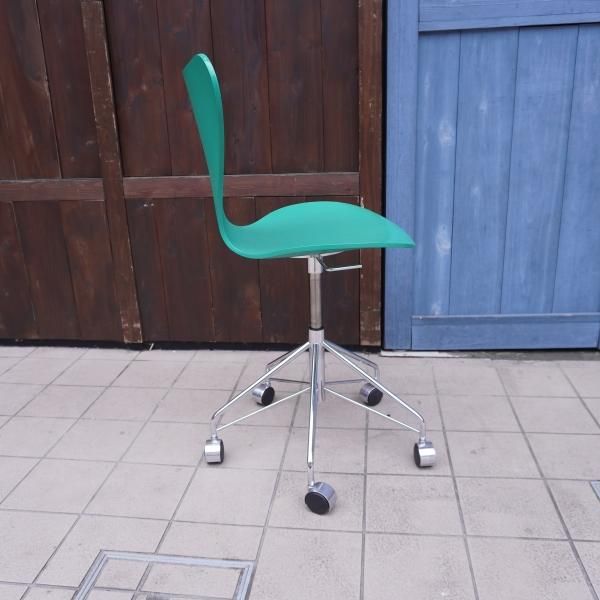 Fritz Hansen(フリッツハンセン)社のアルネ・ヤコブセン デザイン