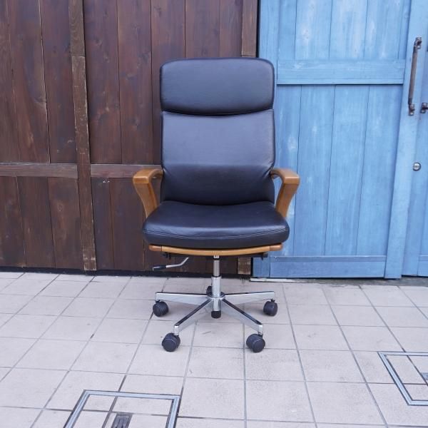 老舗家具メーカーHAMAMOTO(浜本工芸)のナラ無垢材を使用したDSA 老舗家具メーカーHAMAMOTO(浜本工芸)のナラ無垢材を使用したDSA
