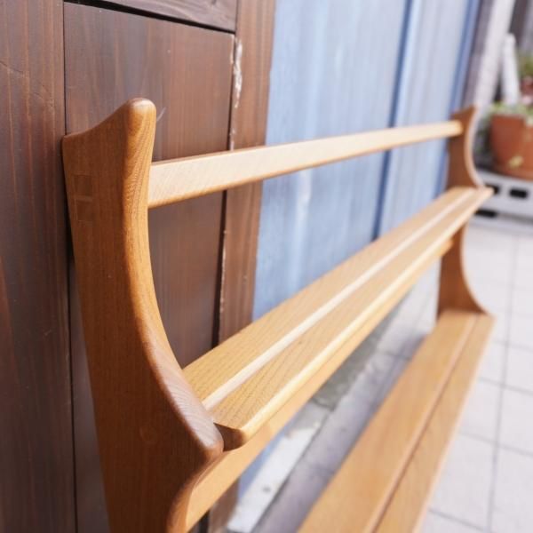 イギリスercol(アーコール)社のエルム無垢材を使用したウォール イギリスercol(アーコール)社のエルム無垢材を使用したウォール
