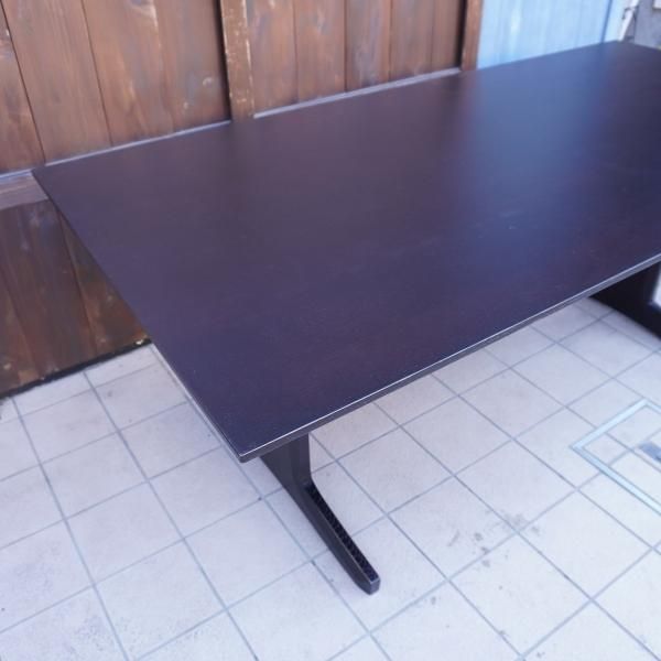 飛騨の家具メーカーKASHIWA(柏木工)のオーク材を使用したダイニング