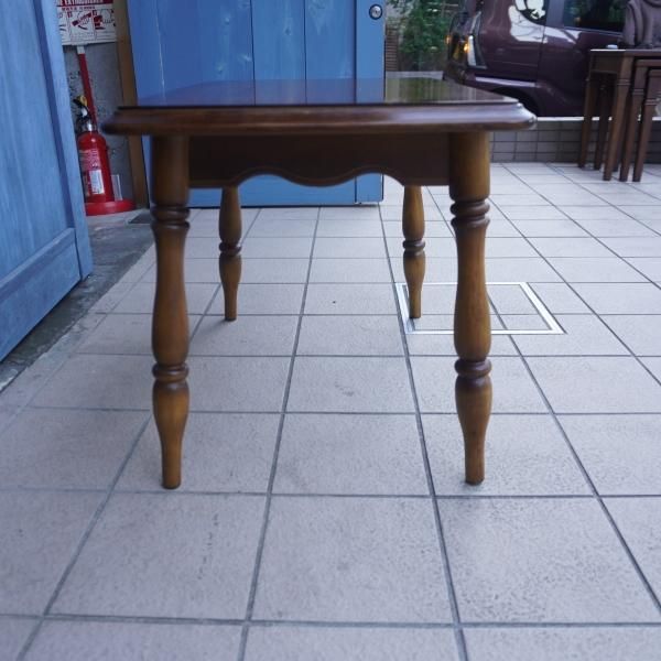 Karimoku(カリモク家具)のCOLONIAL(コロニアル)シリーズ サイド