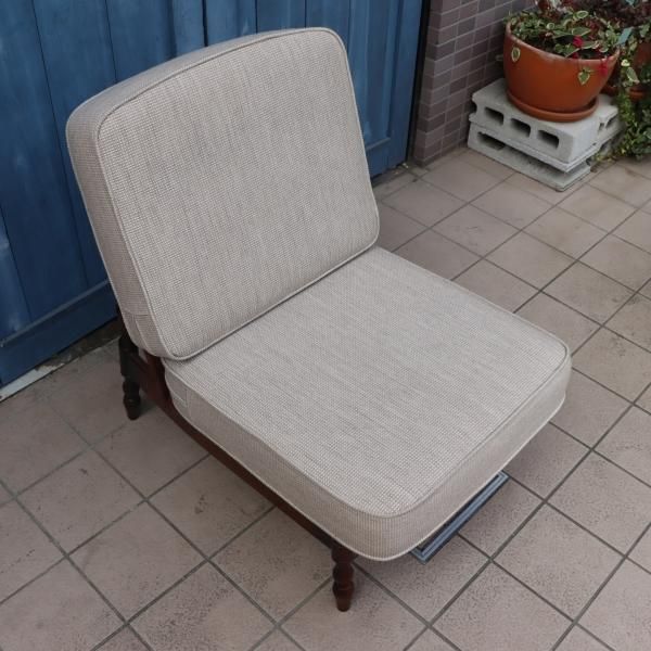 Karimoku(カリモク家具)のCOLONIAL(コロニアル)シリーズ、1人 Karimoku(カリモク家具)のCOLONIAL(コロニアル)シリーズ、1人