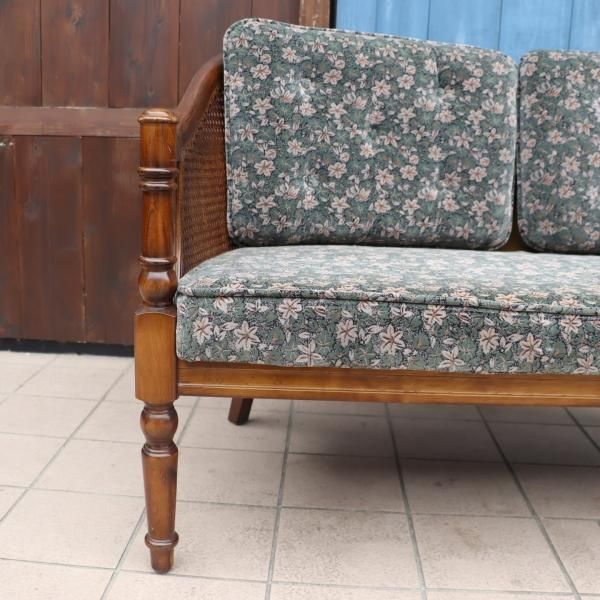 Karimoku(カリモク家具)のCOLONIAL(コロニアル)シリーズ WC55 2 Karimoku(カリモク家具)のCOLONIAL(コロニアル)シリーズ WC55 2