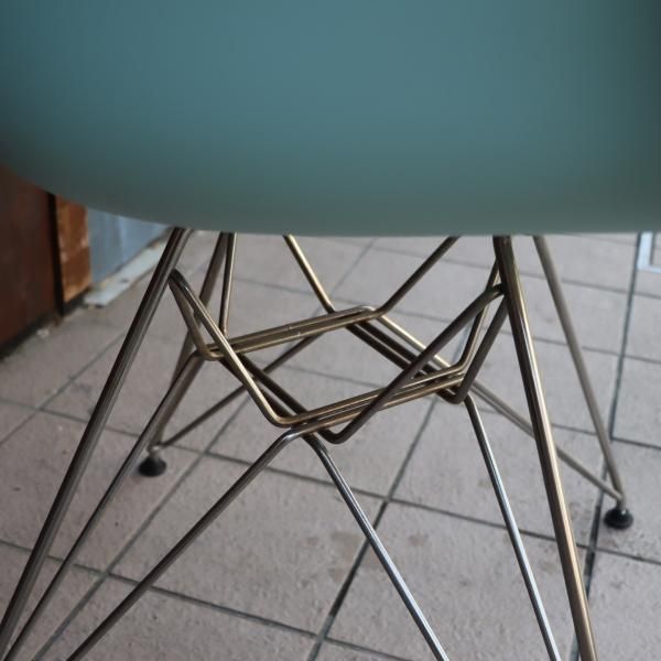 Hermanmiller(ハーマンミラー)社のイームズ ワイヤーベース
