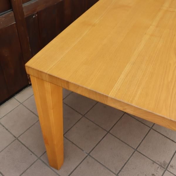 NAGNO INTERIOR(ナガノインテリア)のタモ無垢材を使用した NAGNO INTERIOR(ナガノインテリア)のタモ無垢材を使用した