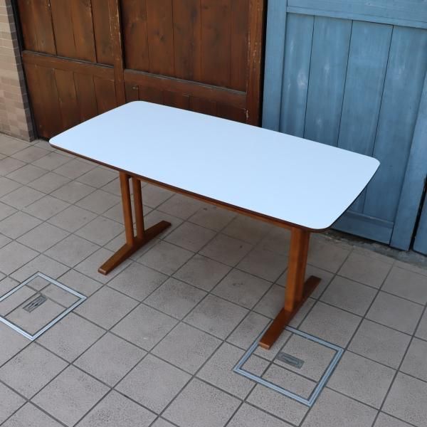 karimoku60(カリモク60+) カフェテーブル1200/ホワイトです karimoku60(カリモク60+) カフェテーブル1200/ホワイトです