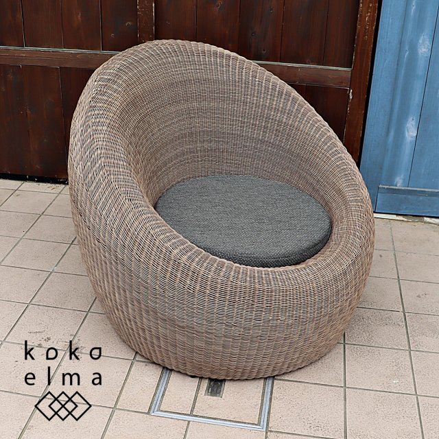 バリから直輸入したインテリアを扱うKayu style(カユスタイル)のクンタンチェアです。細かなラタンの編み込みが美しく洗練された印象のシングルソファ。リゾート気分を味わえる快適な座り心地です♪