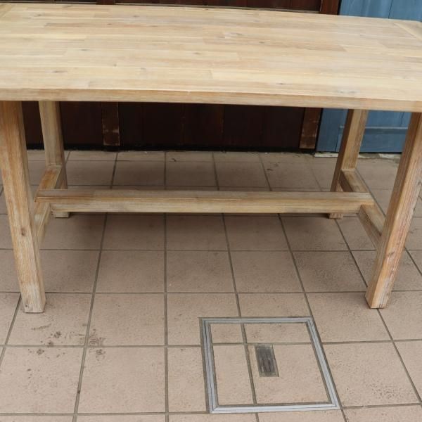 unico(ウニコ)の木目を際立たせ、ホワイトウォッシュ塗装が魅力のMANOA