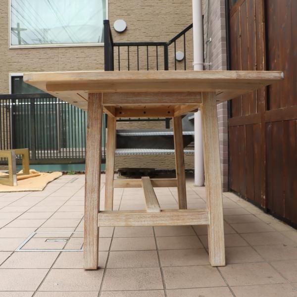 unico(ウニコ)の木目を際立たせ、ホワイトウォッシュ塗装が魅力のMANOA