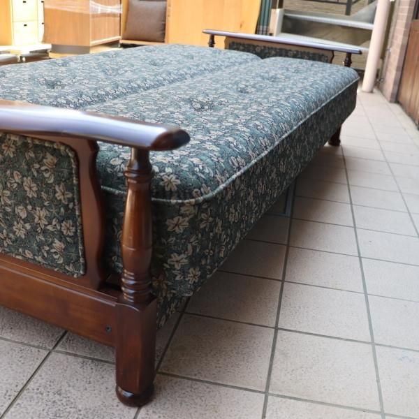 Karimoku(カリモク家具)のCOLONIAL(コロニアル)シリーズ Karimoku(カリモク家具)のCOLONIAL(コロニアル)シリーズ