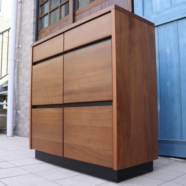 ACTUS(アクタス)のMUSICA2(ムジカ2) 3段チェストです。ウォールナット