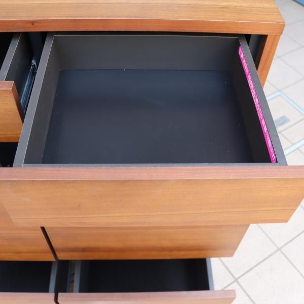 ACTUS(アクタス)のMUSICA2(ムジカ2) 3段チェストです。ウォールナット