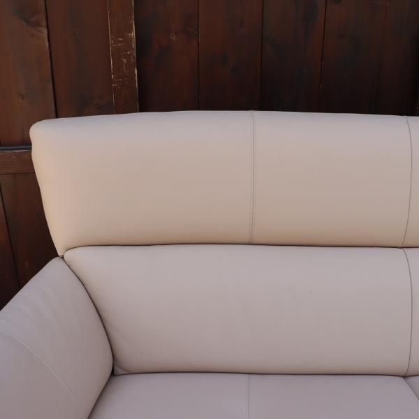 気のkarimoku(カリモク家具)よりChitano(チターノ)の本革を使用した2人