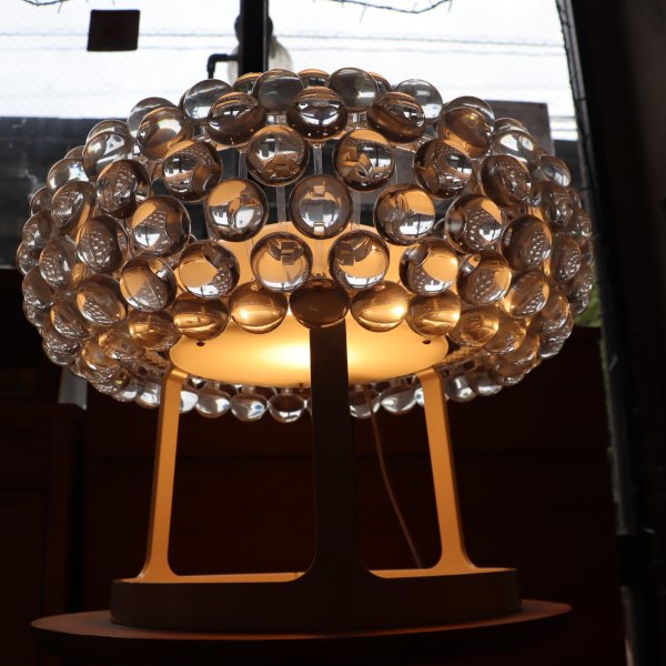 値下げ/イタリアの照明ブランド  FOSCARINI(フォスカリーニ)のCaboche(カボシェ)テーブルランプ。モダンでシンプルなデザインながら、シャンデリアのような煌びやかなテーブルスタンド。  - kokoelma　-ココエルマ-