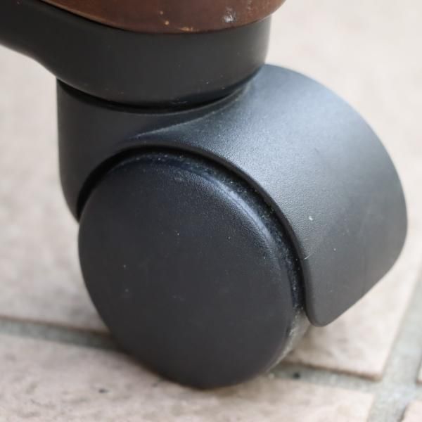 値下げ/karimoku(カリモク家具)よりキャスター付き本革 デスク