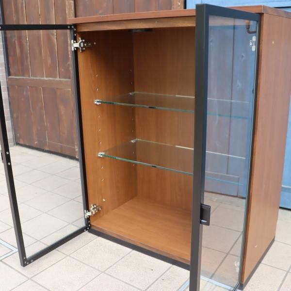 大川のメーカー岡家具工業のテオリス キャビネットです。気品 大川のメーカー岡家具工業のテオリス キャビネットです。気品