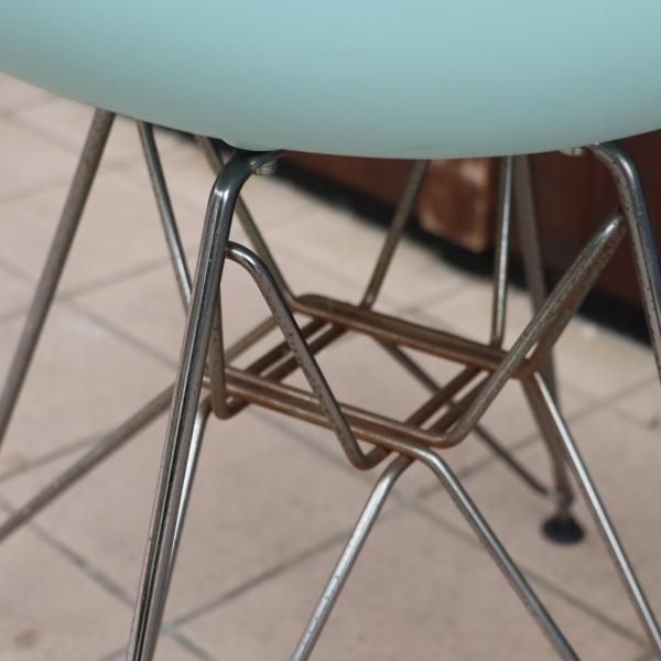 Hermanmiller(ハーマンミラー)社のイームズ ワイヤーベース Hermanmiller(ハーマンミラー)社のイームズ ワイヤーベース