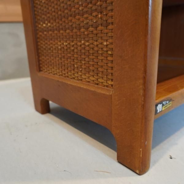 国内老舗家具メーカーkarimoku(カリモク家具)のスリッパラック 国内老舗家具メーカーkarimoku(カリモク家具)のスリッパラック