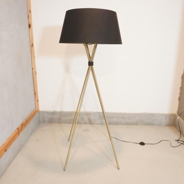 北欧デンマークのBoConcept(ボーコンセプト)のMain フロアランプ